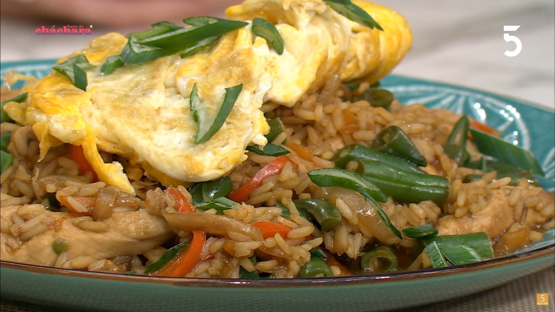 Wok de arroz basmati con pollo y vegetales Portal Medios Públicos