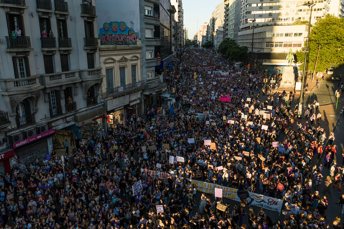 8m Miles De Mujeres Marcharon En Todo El País Portal Medios Públicos 7941