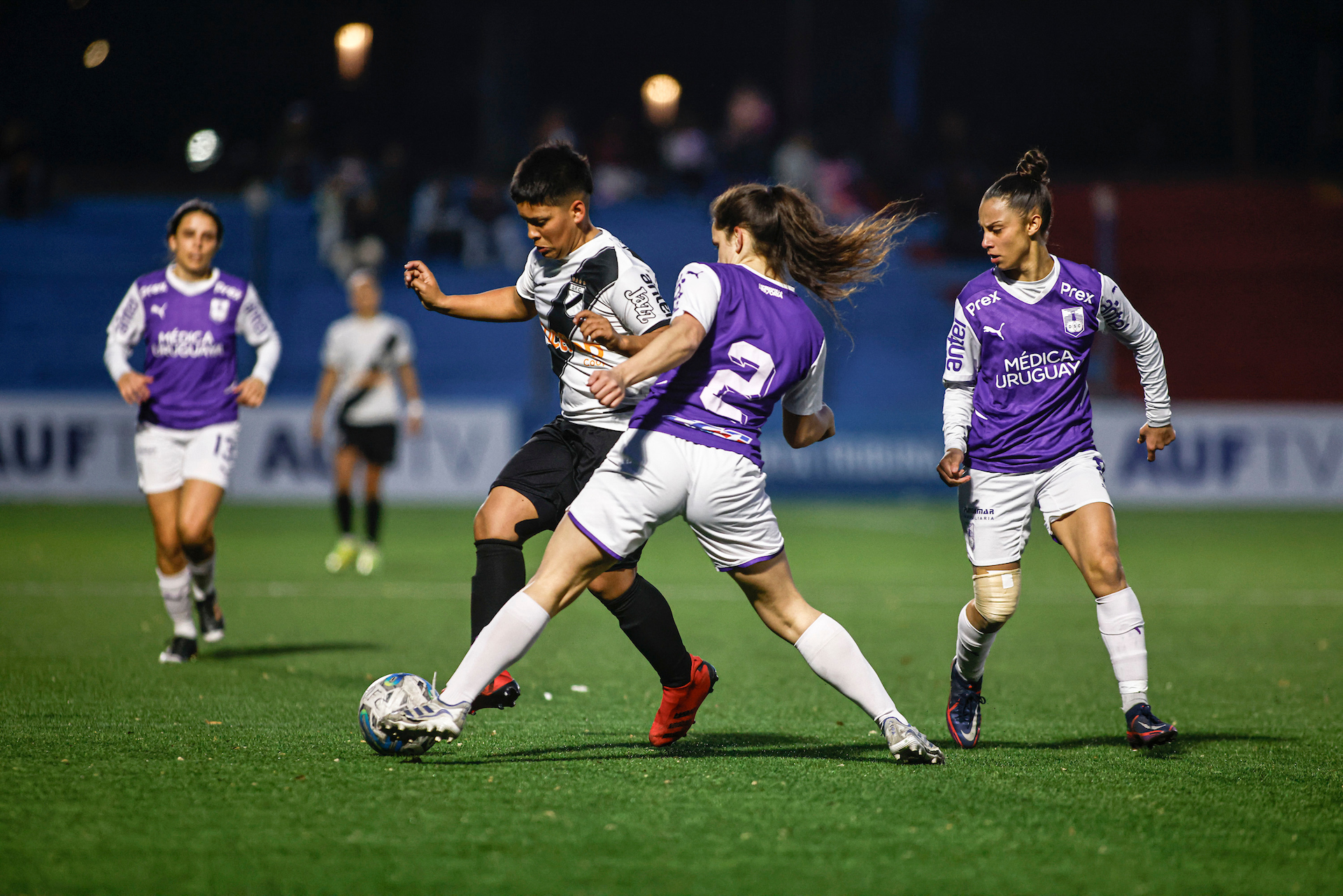 La Unión de Clubes anunció que no permitirá que AUF TV transmita el fútbol  femenino » Portal Medios Públicos