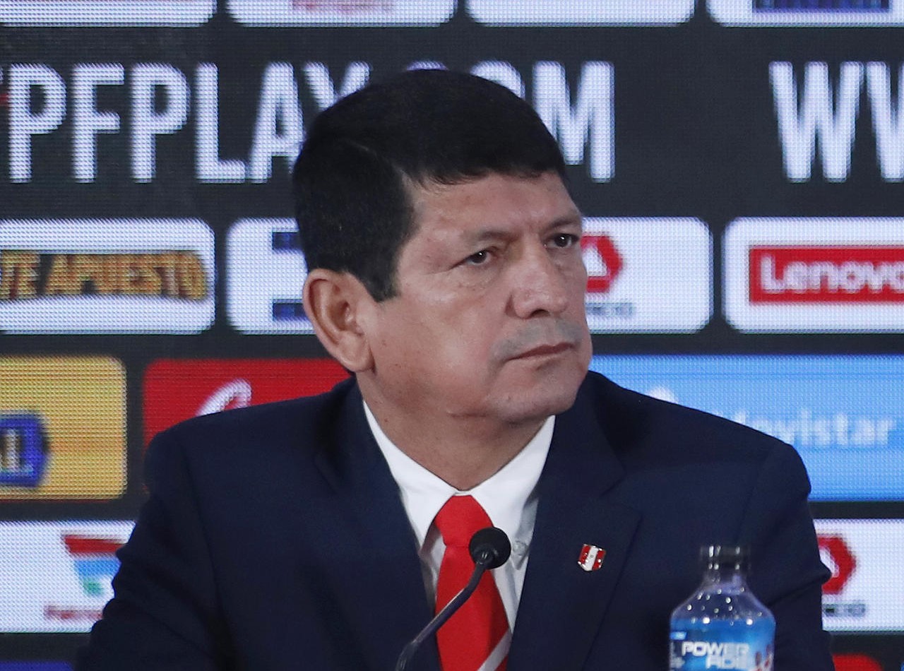 Fiscalía de Perú retira cargos contra el presidente de la Federación de Fútbol