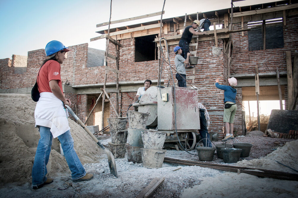 Fondo de la Construcción: 193 transferencias a 14 personas y un fraude por 900 mil dólares