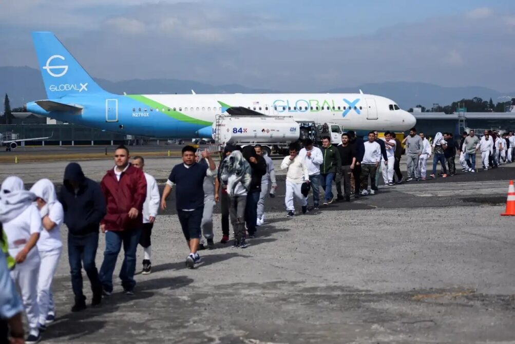 Brasil reclama a Estados Unidos por “malos tratos” a brasileños en vuelo de deportados