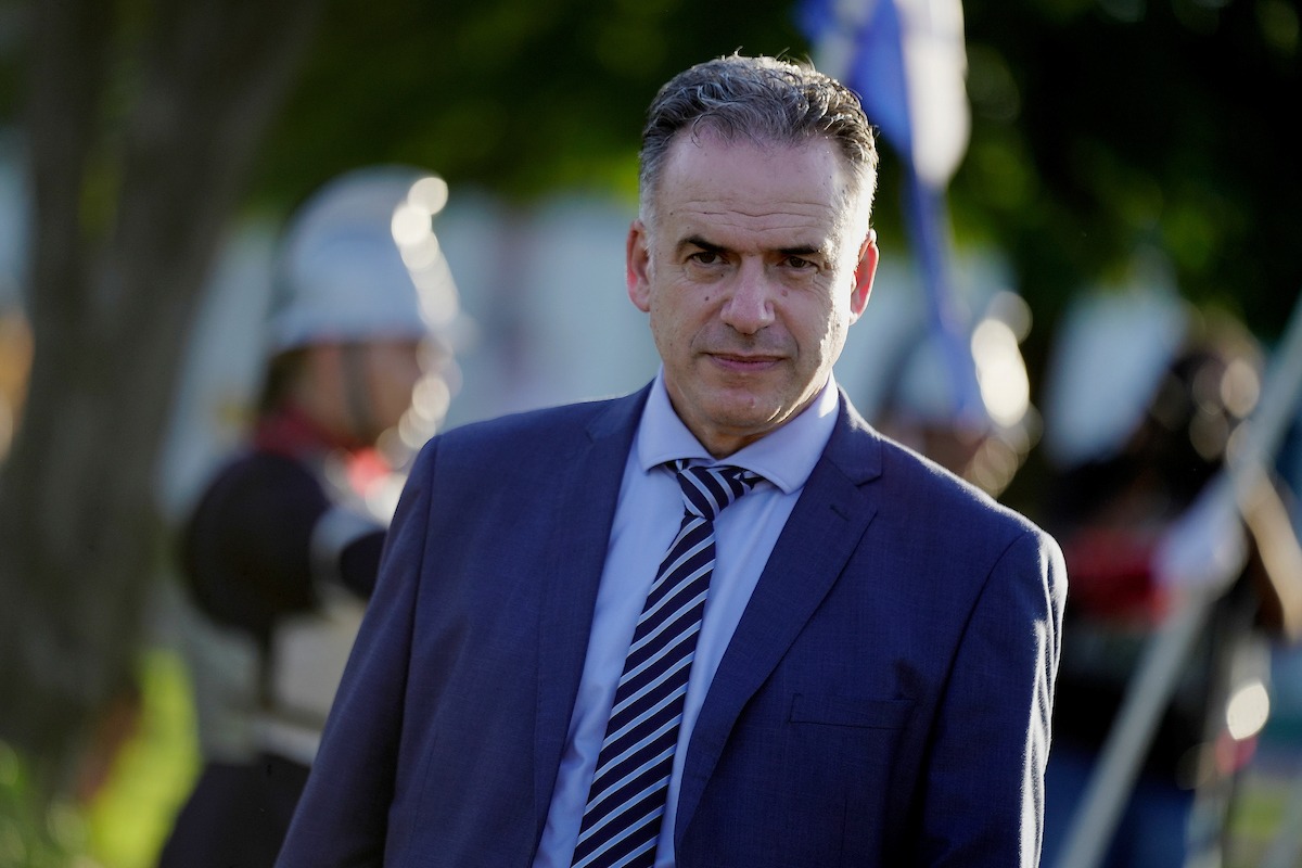 El 43 % de los uruguayos considera "ni buena ni mala” la gestión de Orsi