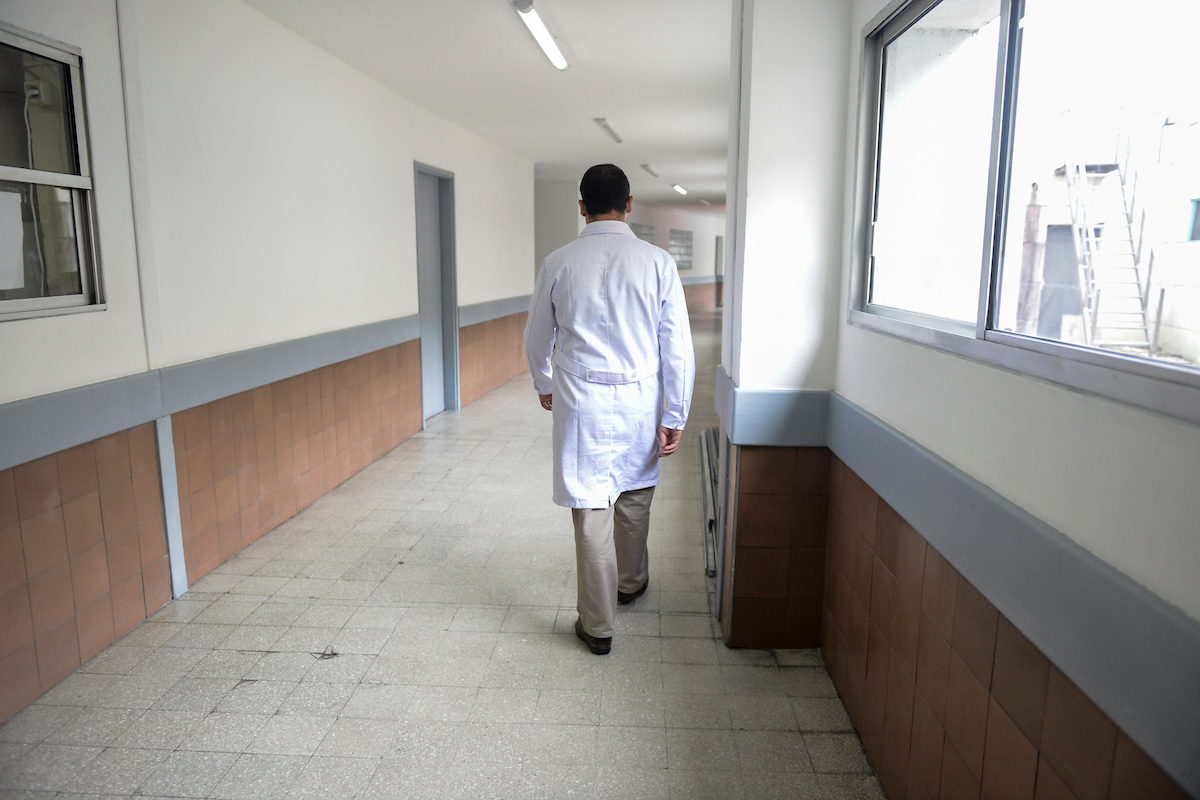 Becas permiten a médicos jóvenes realizar un año de investigación en Estados Unidos