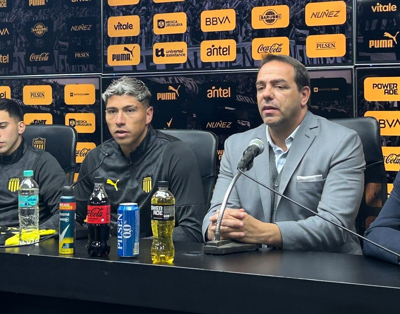 Bryan Cortés fue presentado en Peñarol y está listo para el clásico
