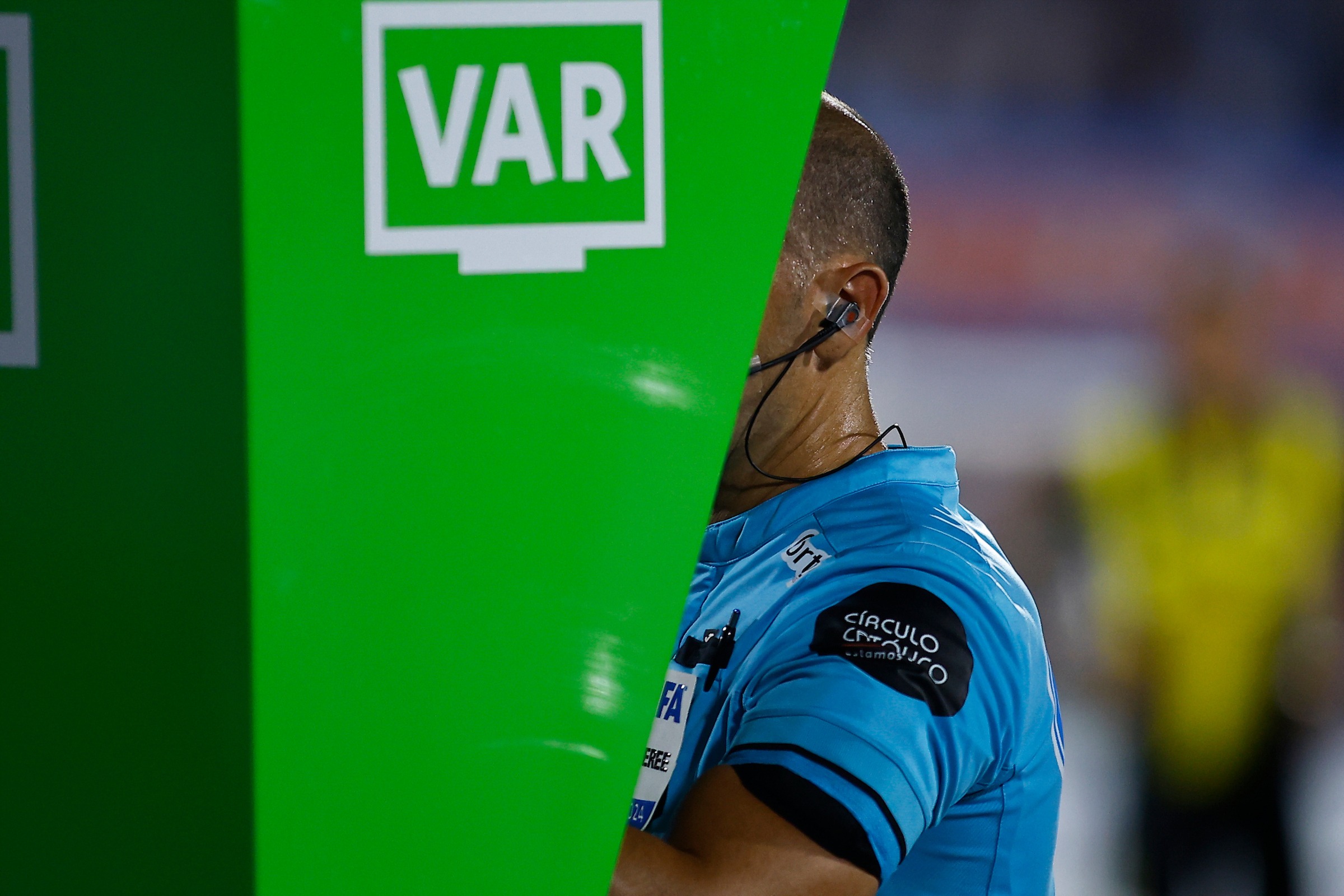 Javier Burgos será el árbitro del clásico