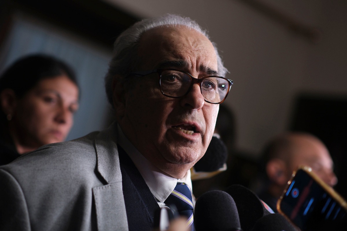 Senado aprobó interpelación a Fratti, con votos de la oposición