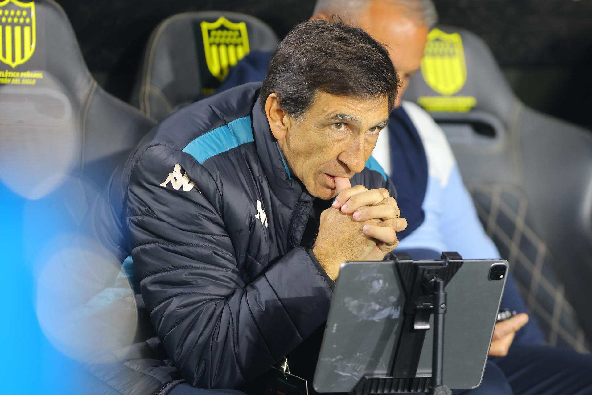 Racing: Rojo titular y una duda en ataque