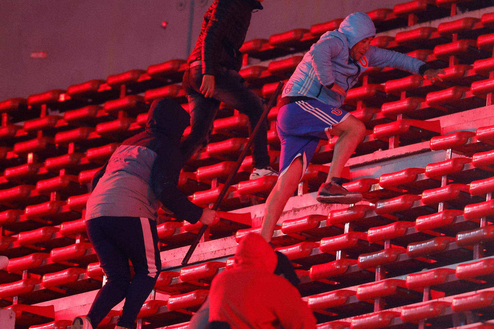 La Conmebol promete actuar con la "mayor firmeza" tras actos violentos en Avellaneda