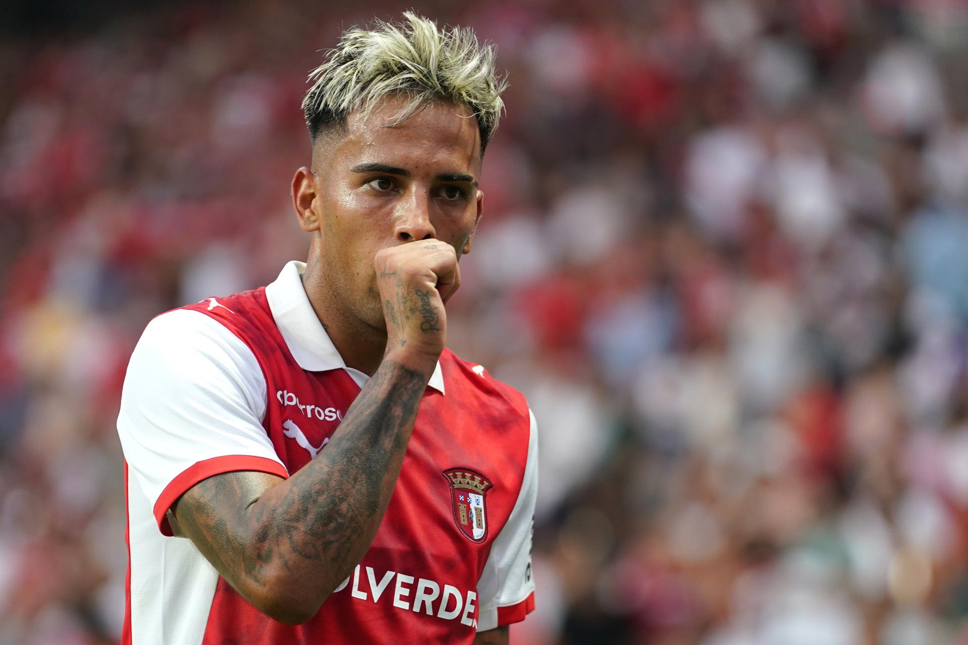 El uruguayo Rodrigo Zalazar anota un doblete y pone al Braga rumbo a la Liga Europa