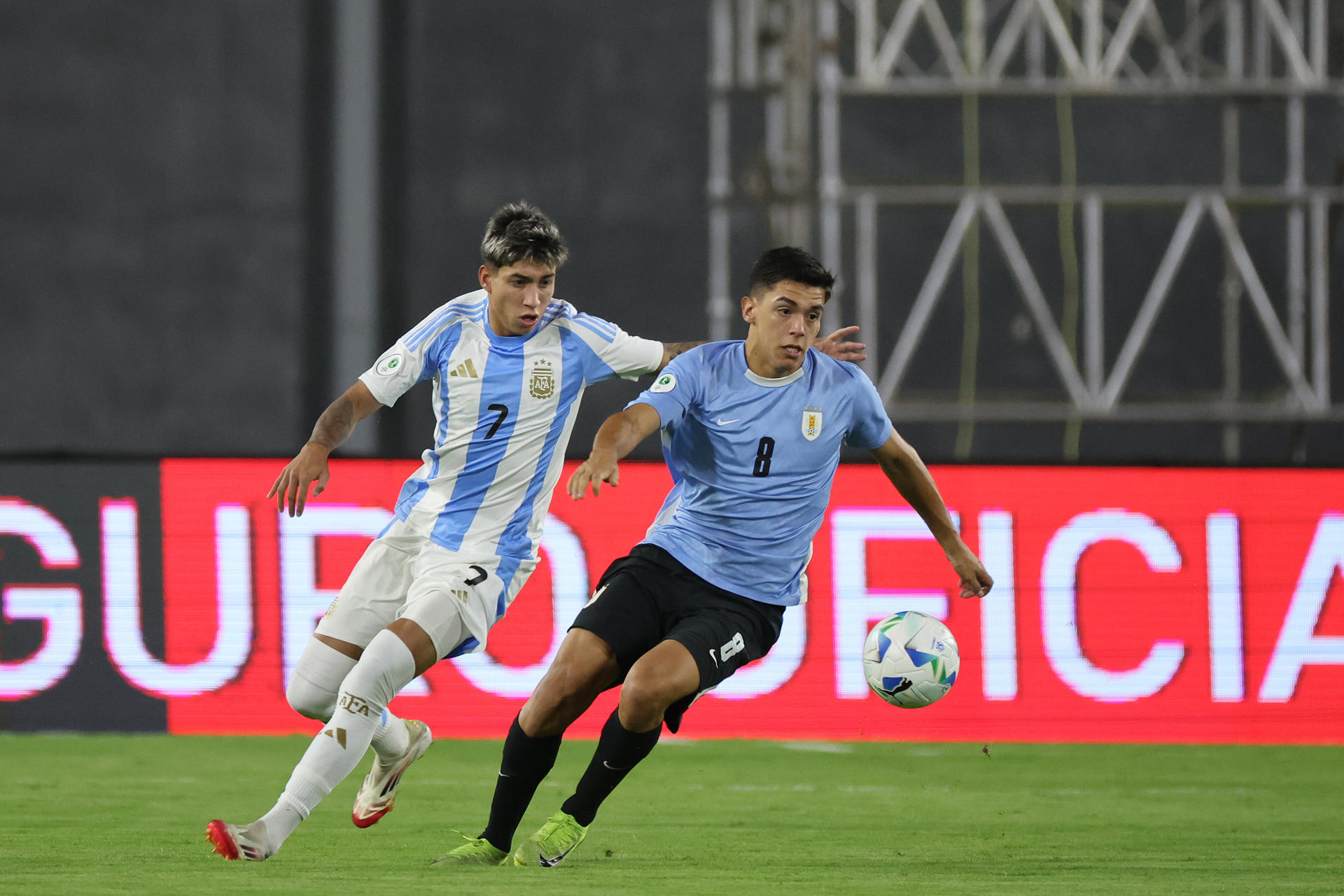 El uruguayo Thiago Helguera jugará en el Mirandés