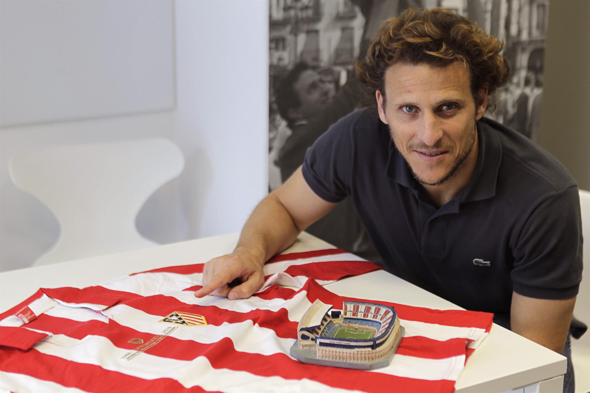 Diego Forlán: “La historia del Atleti se asemeja a la garra charrúa”