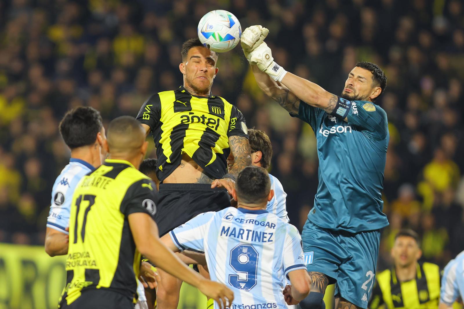 Peñarol derrotó 1-0 a Racing