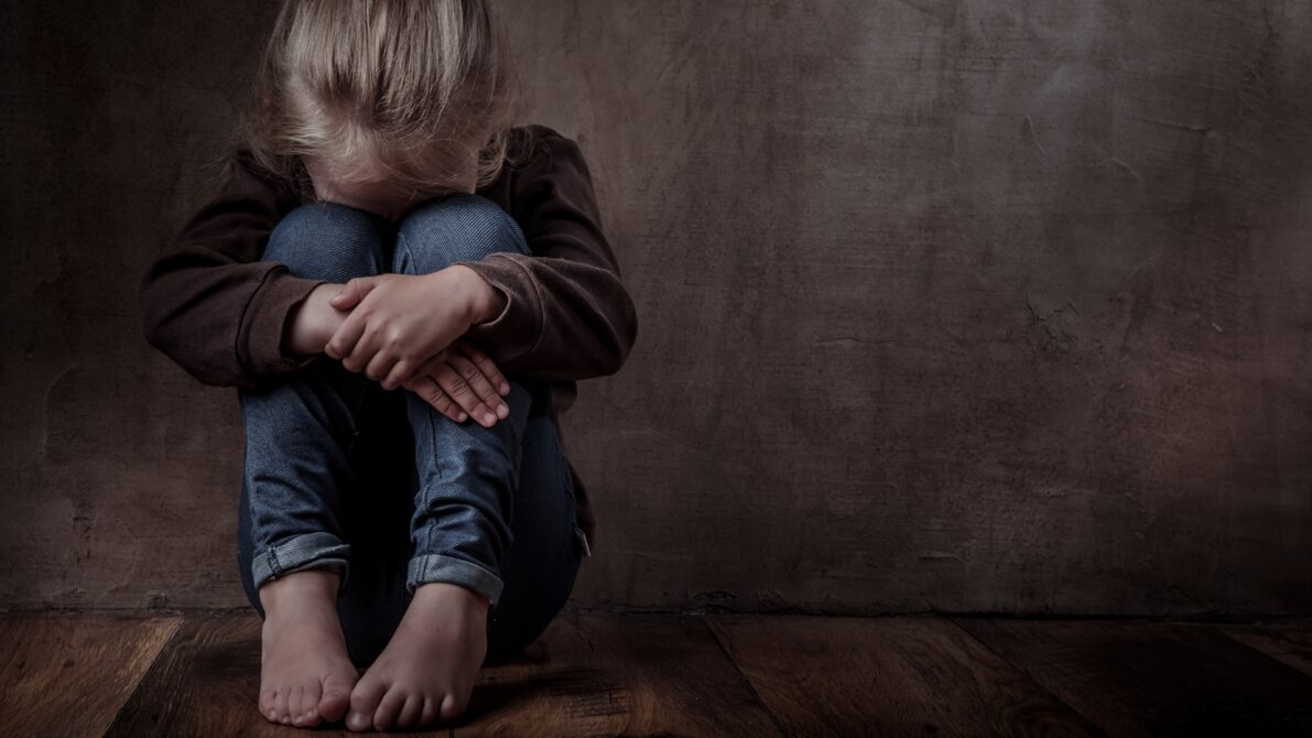 niño triste