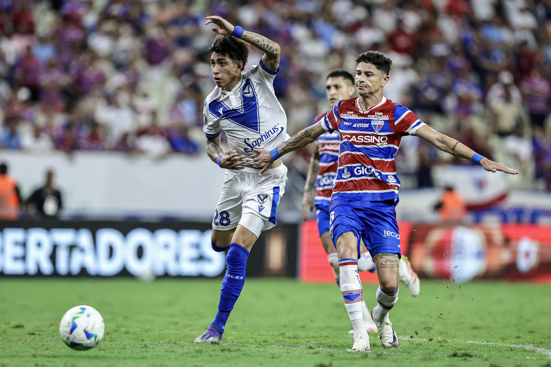 Vélez y Fortaleza definen el pase a cuartos de final