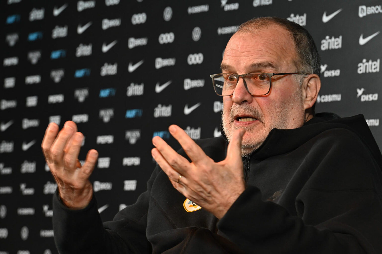 Marcelo Bielsa: «Si nosotros no corremos mucho nos cuesta jugar bien»