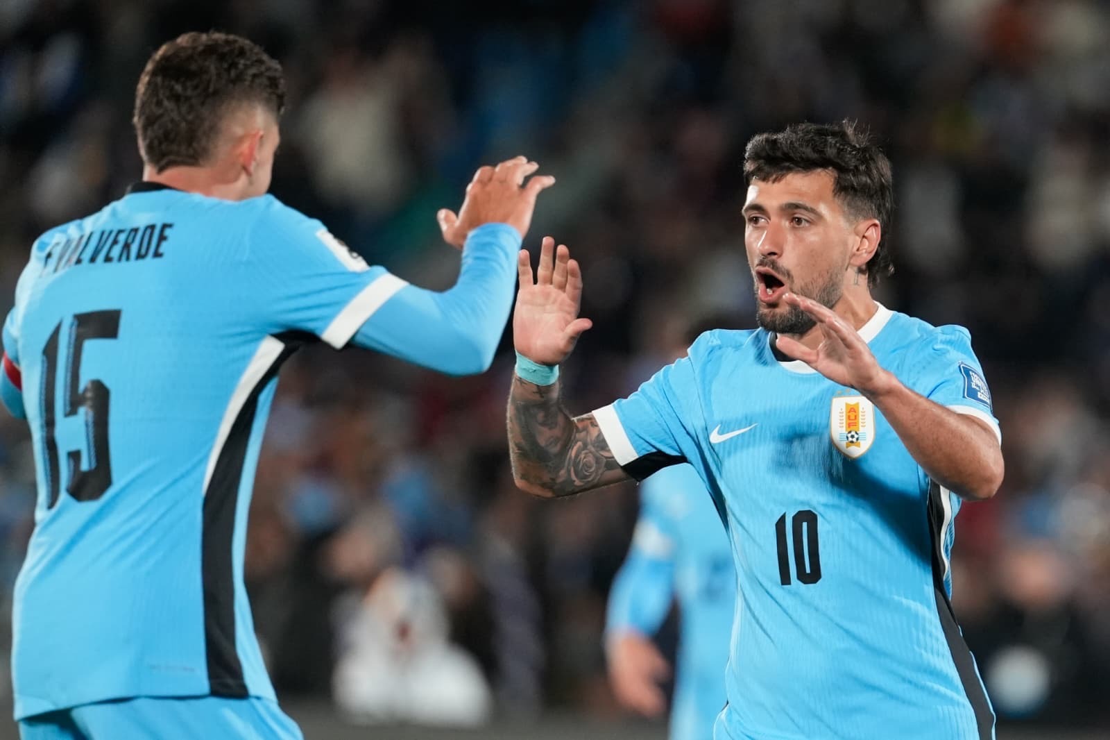 Uruguay goleó a Perú y clasificó al Mundial