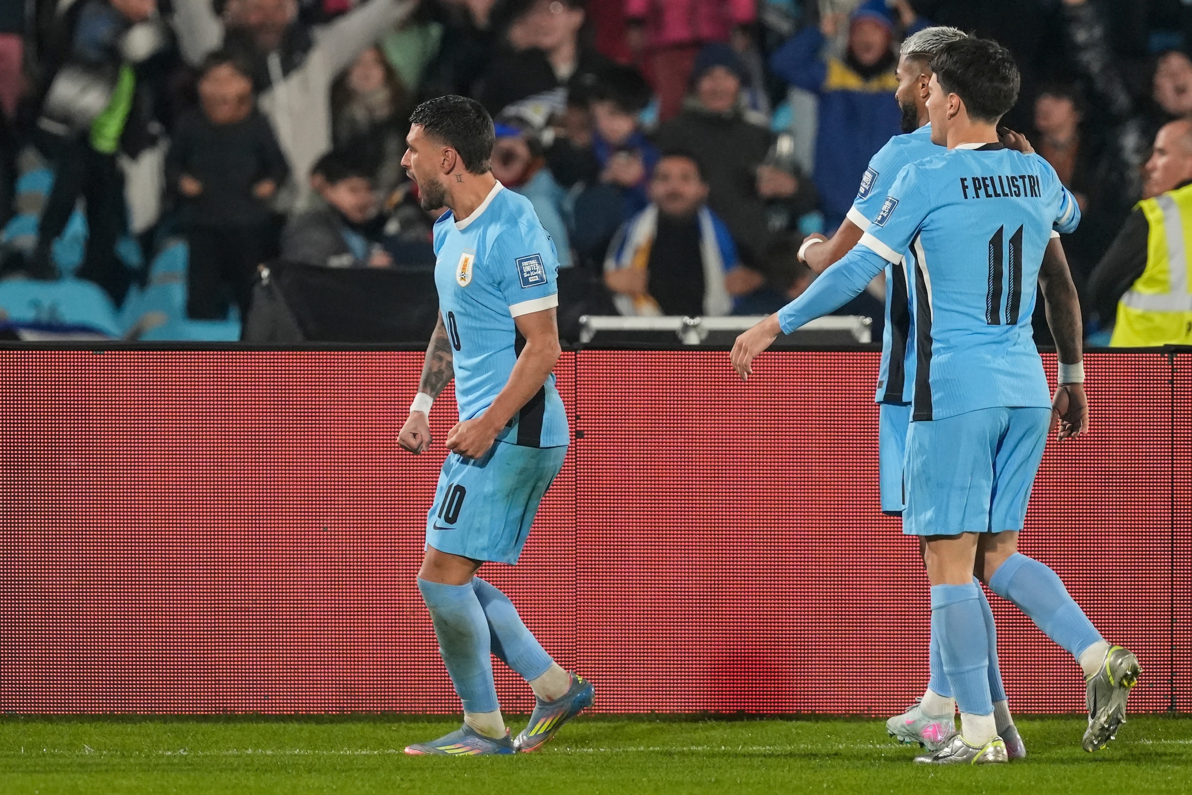 Uruguay ante Perú por sellar el pasaporte al Mundial ante su público