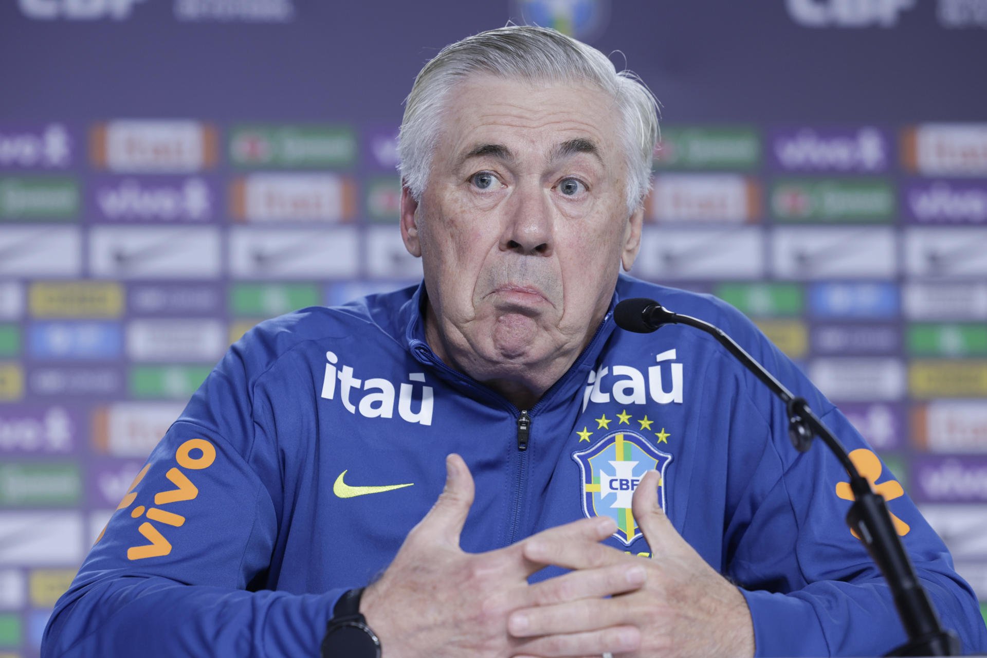 Un Brasil ofensivo y ya clasificado recibe a un Chile eliminado y totalmente renovado