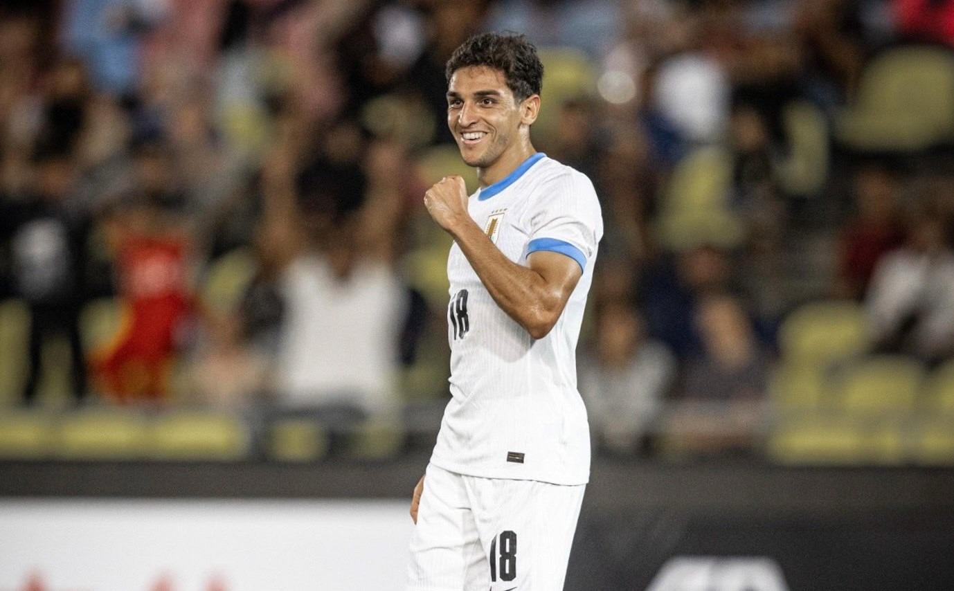 Uruguay derrotó 2-1 a Uzbekistán