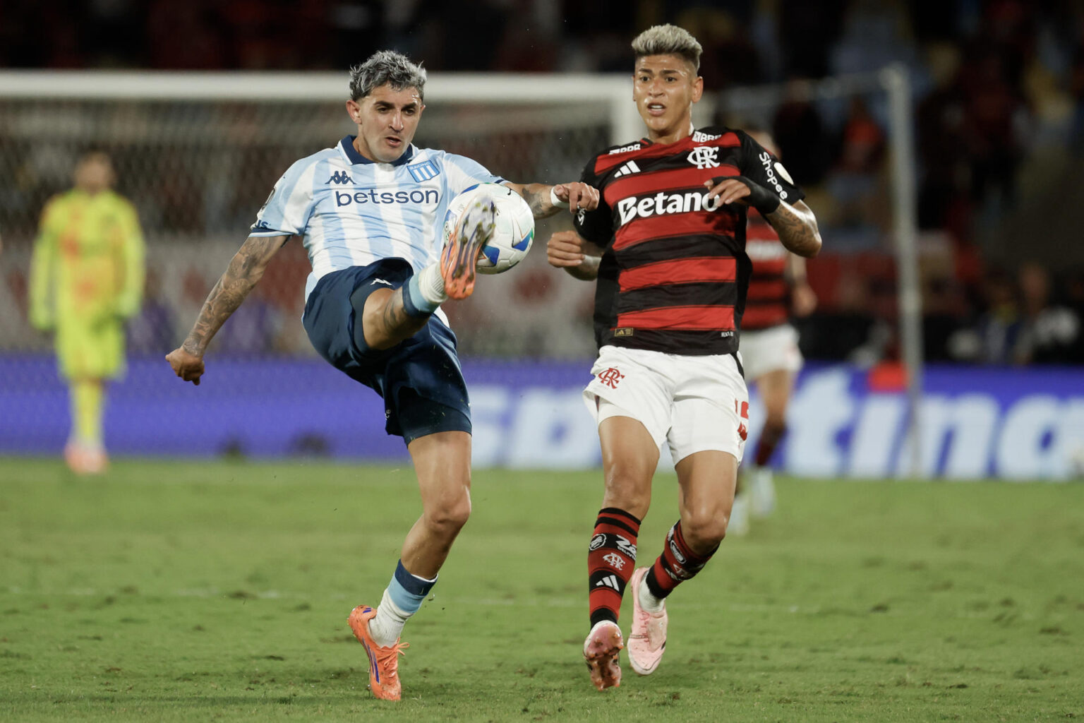 Con uruguayos en cancha, Racing y Flamengo definen el primer finalista de la Libertadores