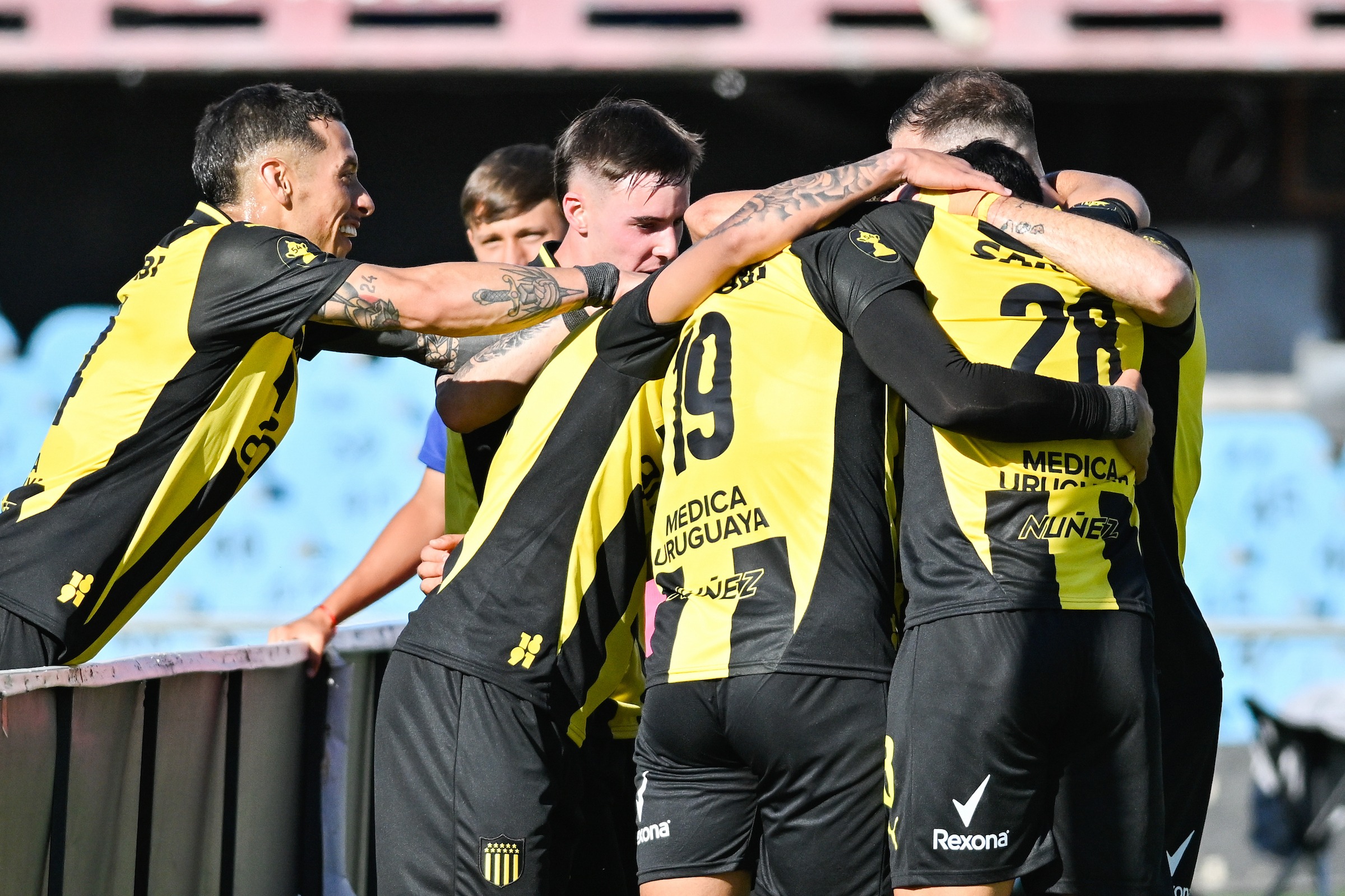 Peñarol: Los laterales, la duda de Aguirre para el domingo