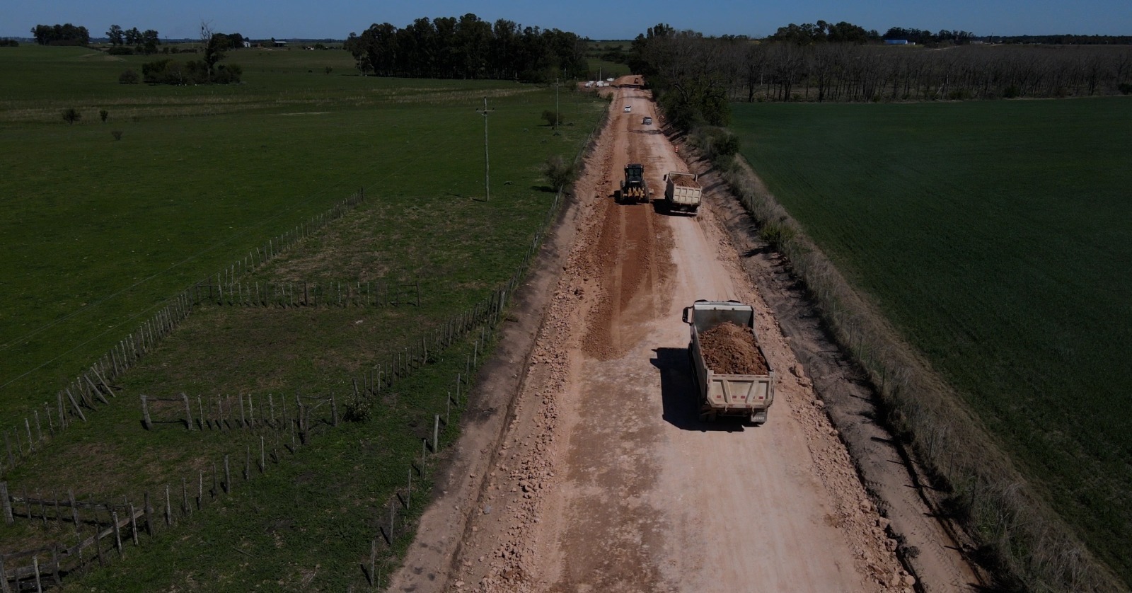 Paysandú: Intendencia y municipios firman contrato para ejecutar 1.000 km de caminería