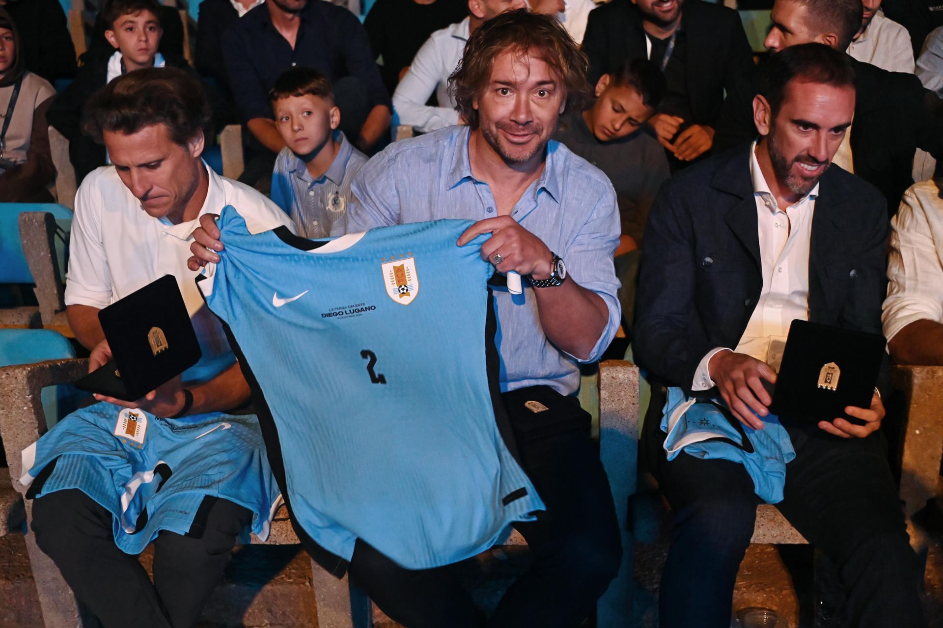 Forlán, Godín y Lugano reconocidos como Leyendas Celestes