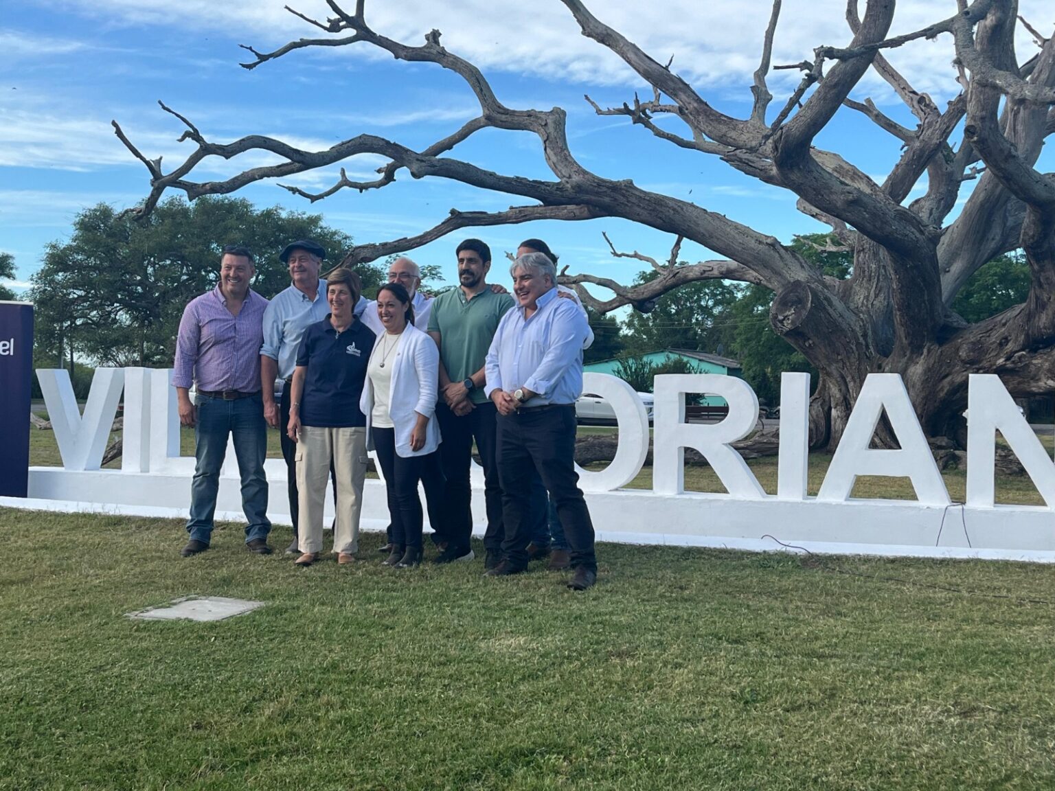 Inauguran servicios de fibra óptica en Villa Soriano