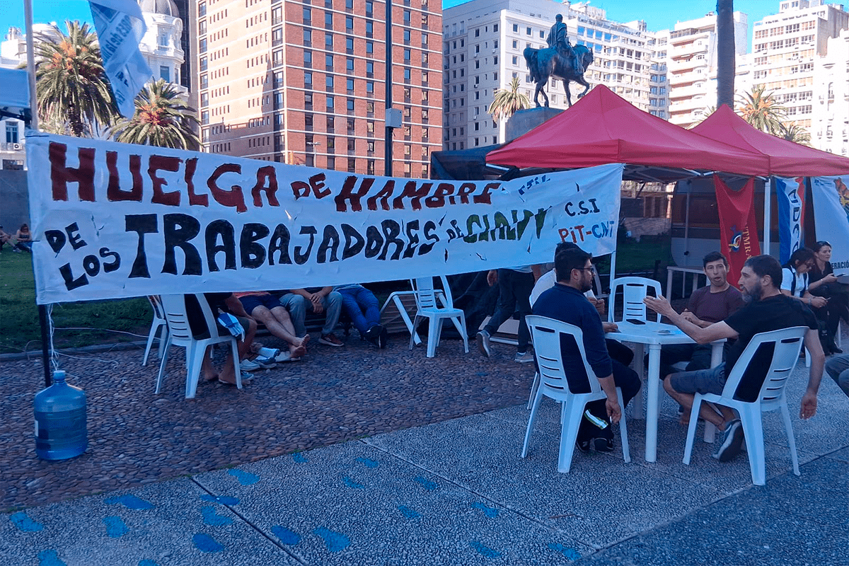 Dos trabajadores de Claldy inician huelga de hambre frente a Torre Ejecutiva