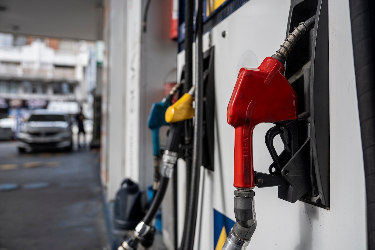 Nafta y supergás aumentan 7 % y gasoil 14 %, a partir de mayo
