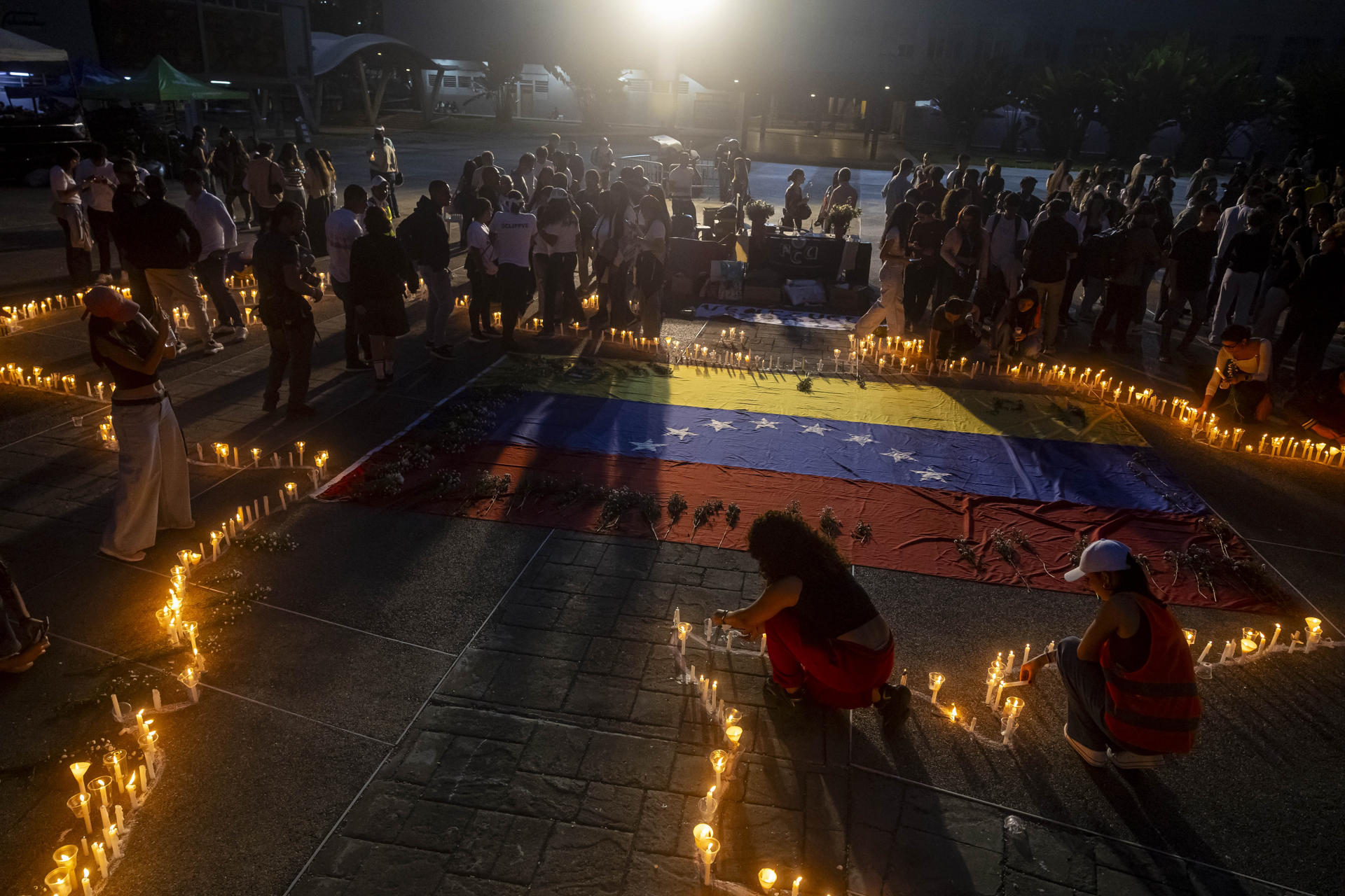 Suben a 3.535 los fallecidos y a 16.740 los heridos por los terremotos en Venezuela
