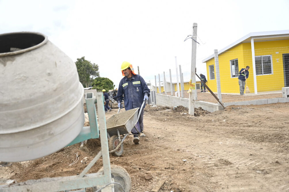 Gobierno destina 300 millones de dólares a hogares con precariedad habitacional
