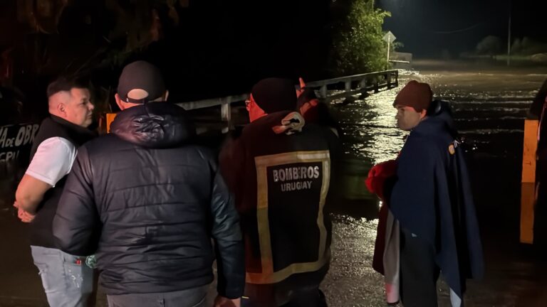 Las lluvias provocan evacuaciones, inundaciones y cortes de caminos