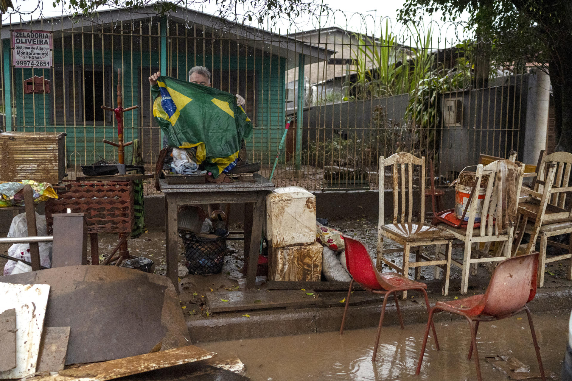 Los afectados por las inundaciones en Brasil recibirán 2.000 toneladas ...