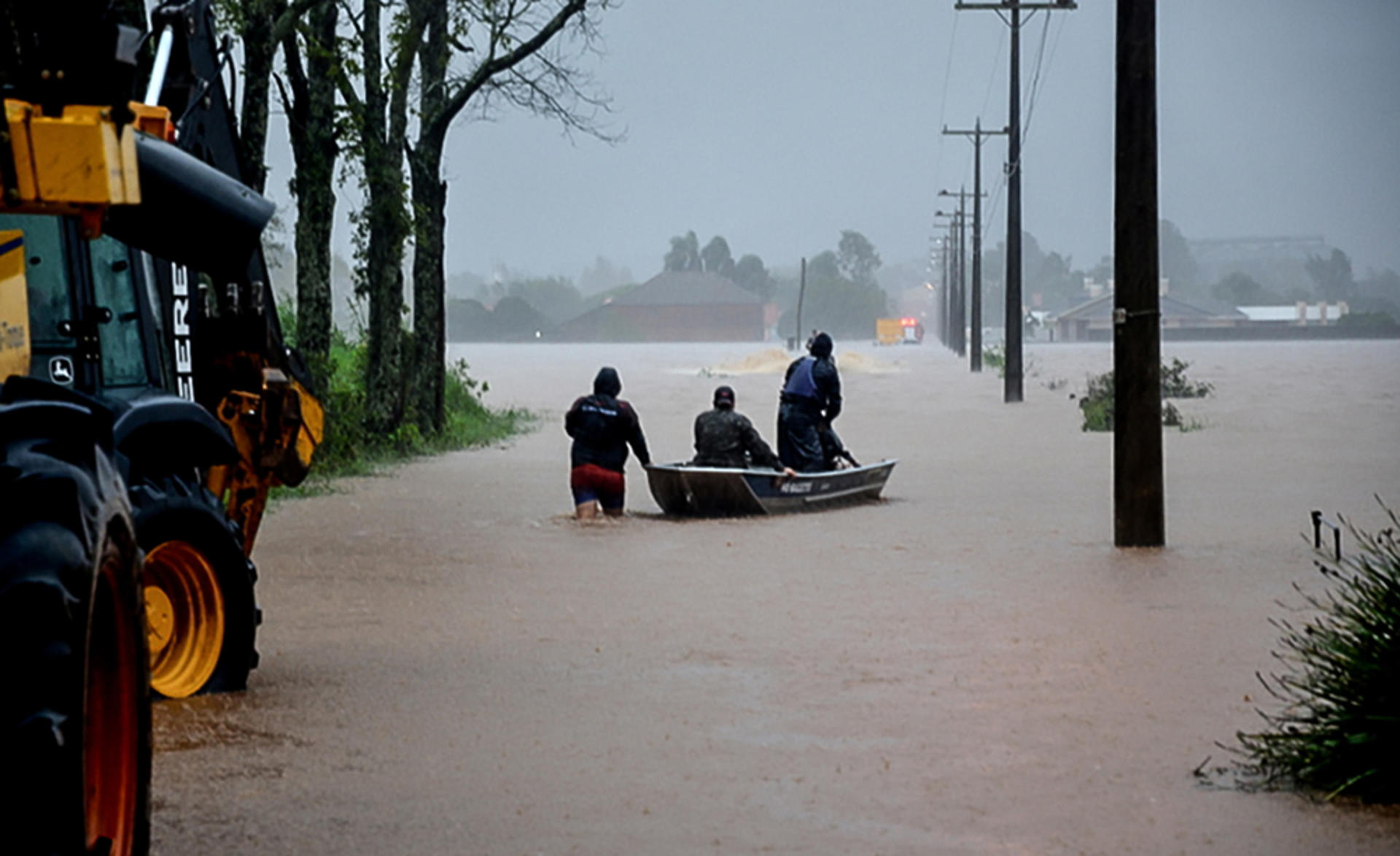Al menos 10 muertos y 21 desaparecidos por las lluvias en el sur de ...