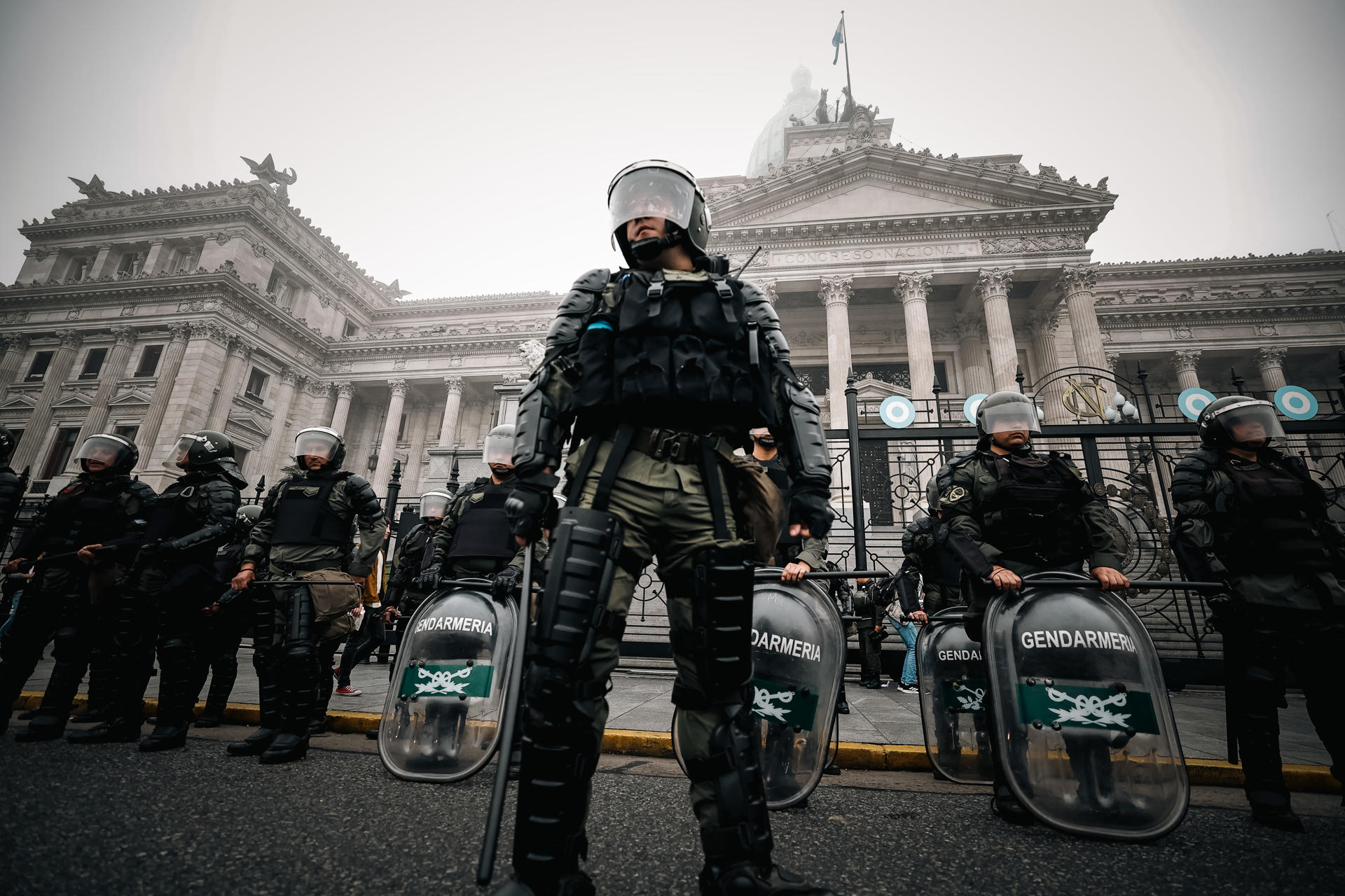 Reformas Clave De Milei Se Debaten En Una Sesión De Final Abierto Y Violencia En La Calle 5189