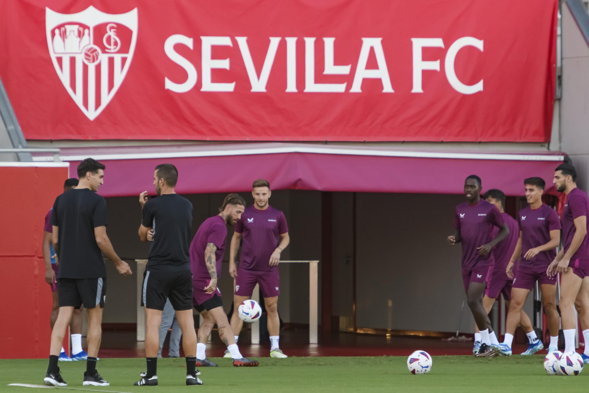El Sevilla nombra al uruguayo Diego Alonso como nuevo entrenador