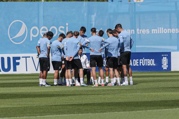 Uruguay entrenó en Maturín y Bielsa paró un equipo con cuatro cambios