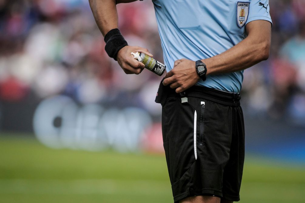 Mathías De Armas, el árbitro de 29 años que dirigirá el clásico entre  Nacional y Peñarol - ESPN