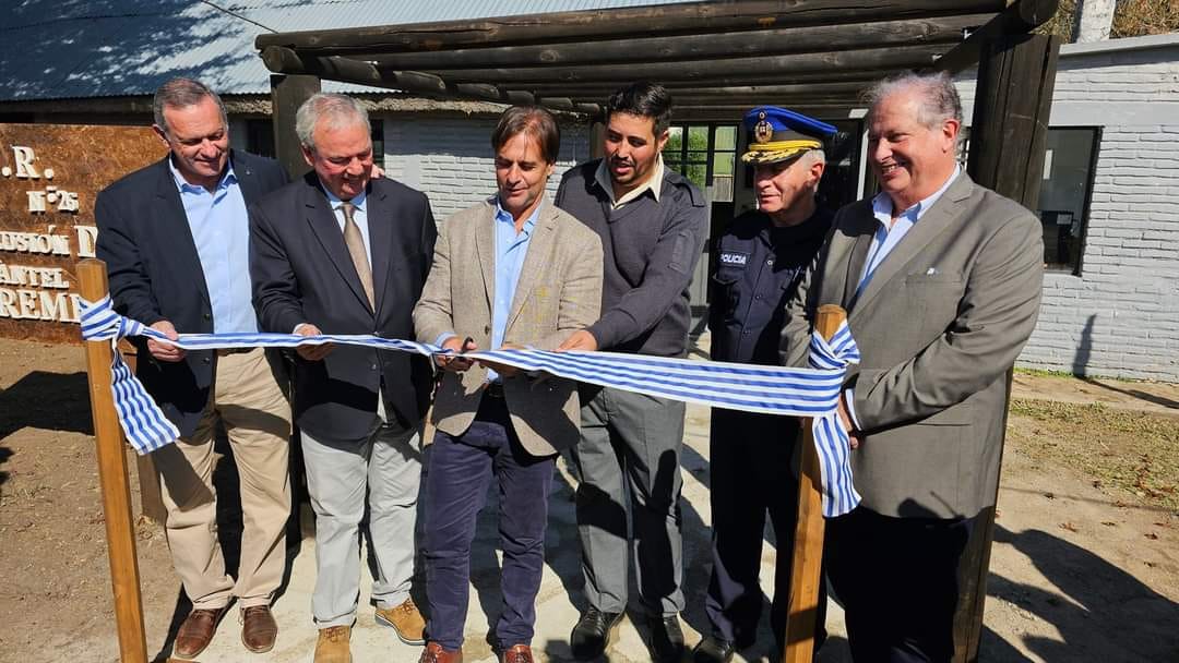 Lacalle Pou Inauguró Base De Guardia Republicana En Tacuarembó Portal Medios Públicos 3721