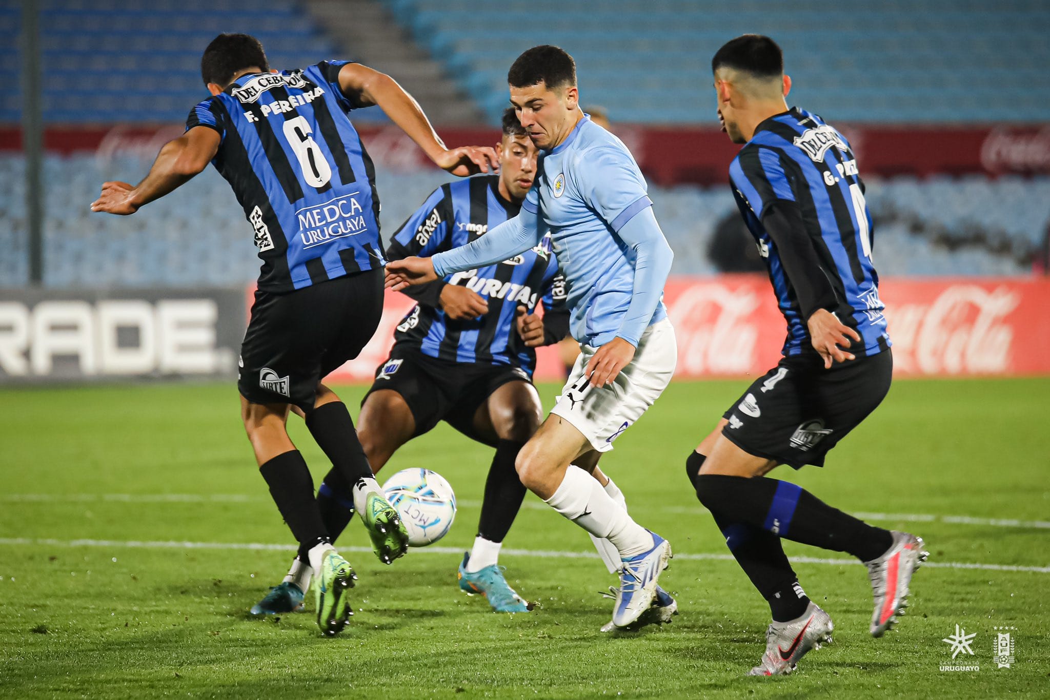 Liverpool ganó 3 a 0 y alcanzó a Peñarol en la Anual